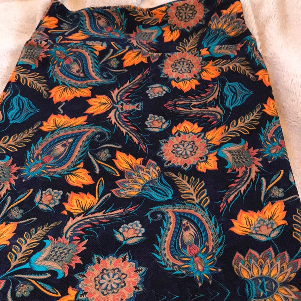 Used Lularoe Cassie small skirt navy floral
